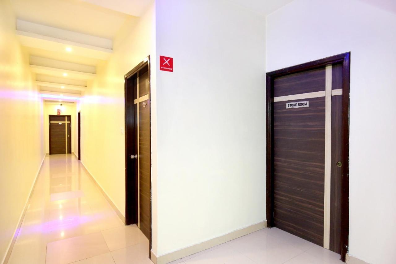 Oyo 9243 Trumpets Hotel อัมริตสา ภายนอก รูปภาพ