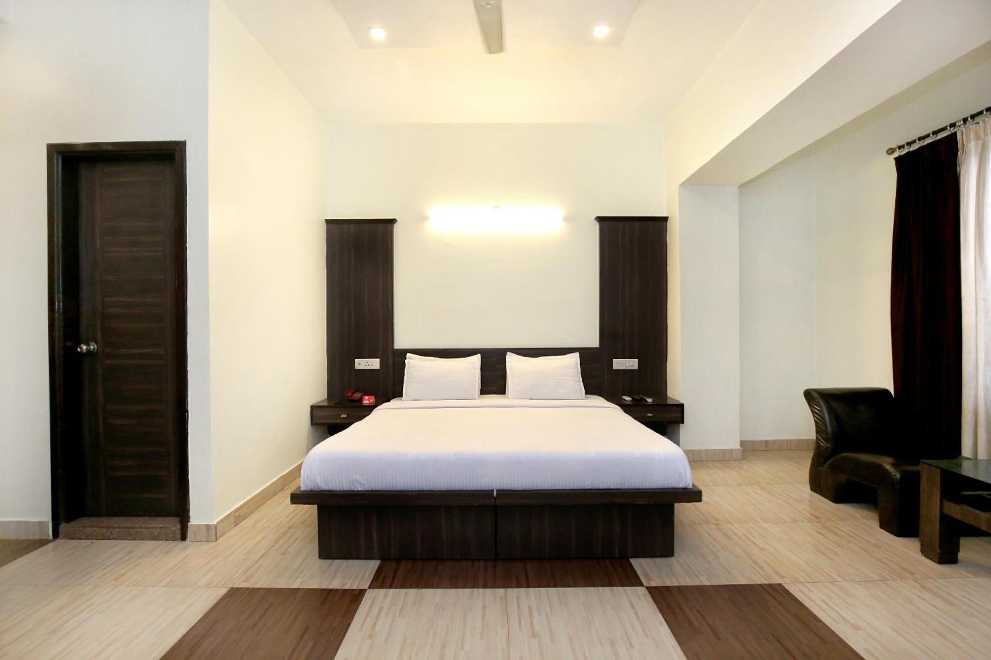 Oyo 9243 Trumpets Hotel อัมริตสา ภายนอก รูปภาพ