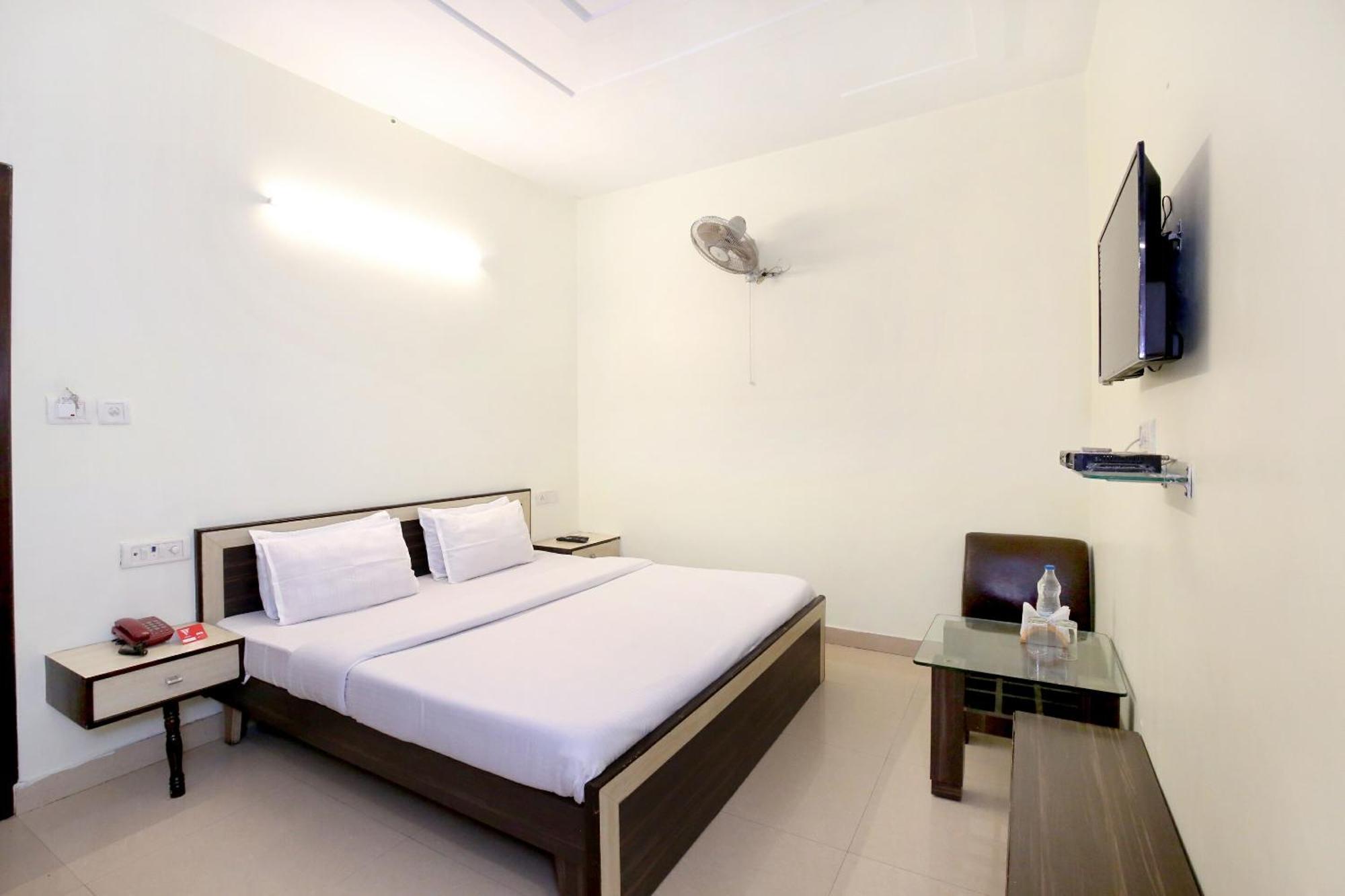 Oyo 9243 Trumpets Hotel อัมริตสา ภายนอก รูปภาพ